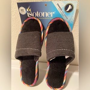 Isotoner nwt slippers